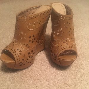 Laser cut out leather wedges